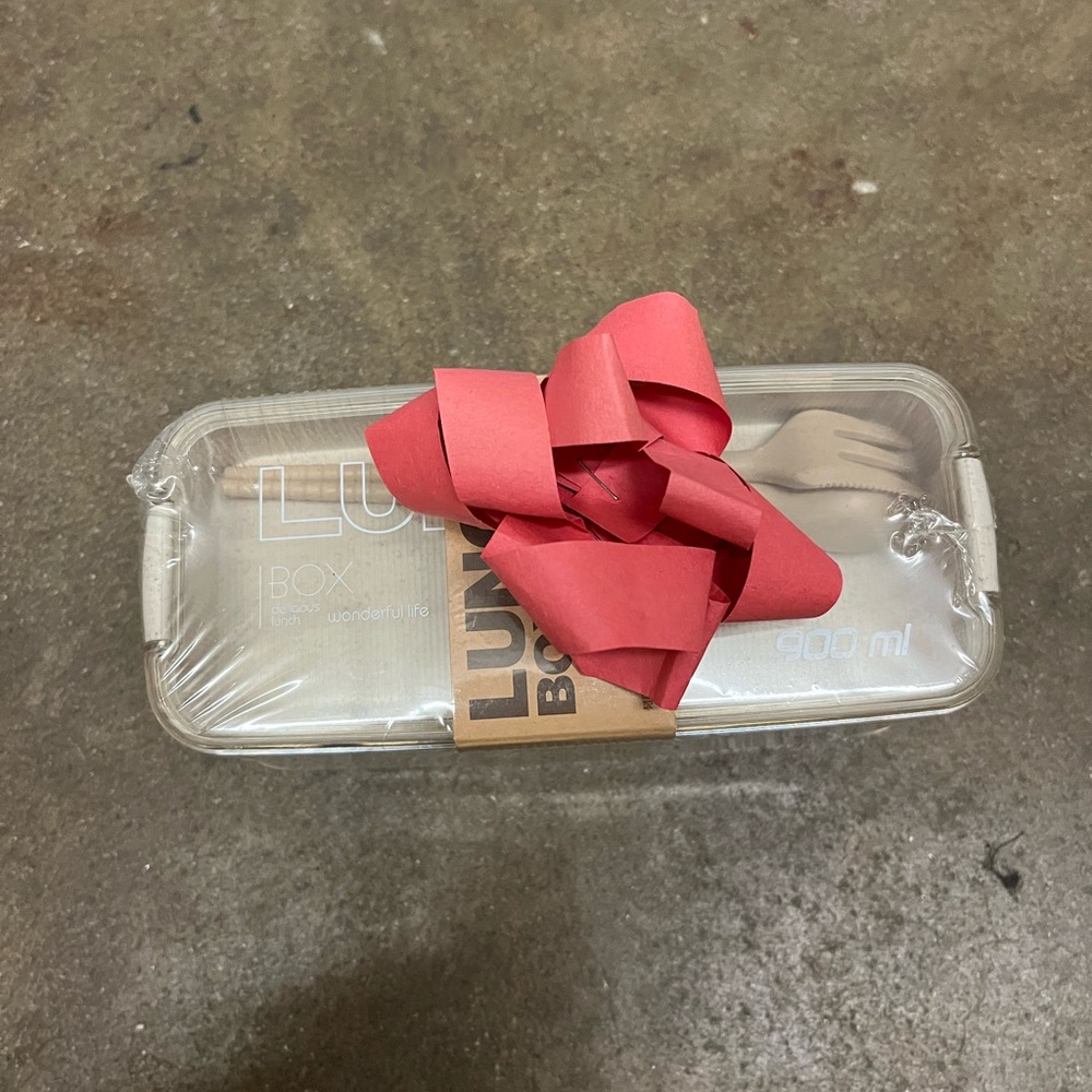 Amazon Lunch Bento Box with Red Bow